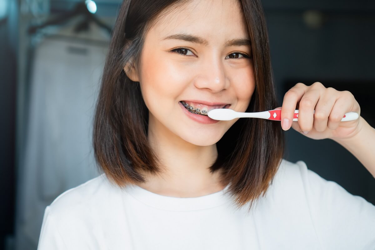 How to Clean Your Teeth With Braces - Dentist Orleans / Gloucester - Orleans Gardens Dental Centre How to Clean Your Teeth With Braces - Dentist Orleans / Gloucester - Orleans Gardens Dental Centre